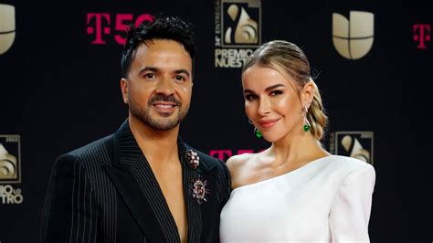 águeda lópez|luis fonsi y su esposa.